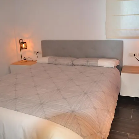 Bonito Con Jardin Apartment *